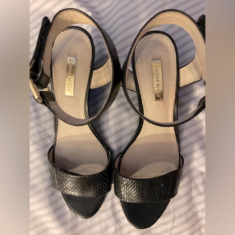 Size 7 black little wedge shoes